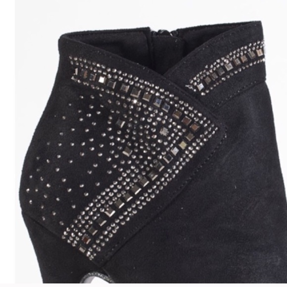 🚫SOLD🚫🆕NEW Booties Rhinestone Accents SIZE 9 - Picture 2 of 3